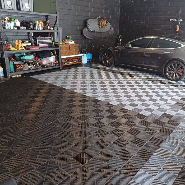 Garage Tile <b>Corner</b> for Interlocking Polypropylene Flooring | DECKO <b>DURANTE</b> (2.4" x 2.4"  x 0.7") - (One Piece)